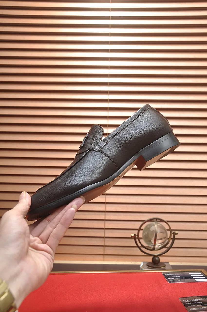 Men's shoes 💰500💶[HERMES] (cowhide lining)🍀Italian top luxury🍀He does not pursue novel styles and gorgeous colors, but attracts the favor of successful men with his flawless, elegant and classic style! This very, very comfortable, simple and stable style makes it easy to match any style! The pattern is absolutely 1:1 refined from the original case, and we strive for excellence in materials, imported cowhide + cowhide lining💪💪💪extraordinary texture👍! .Black brown code number: 38 to 45 (45 customized)